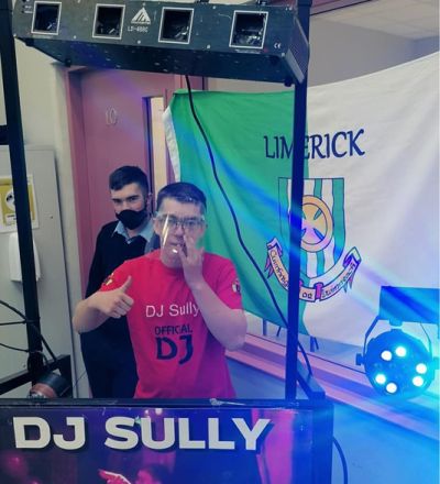DJ2